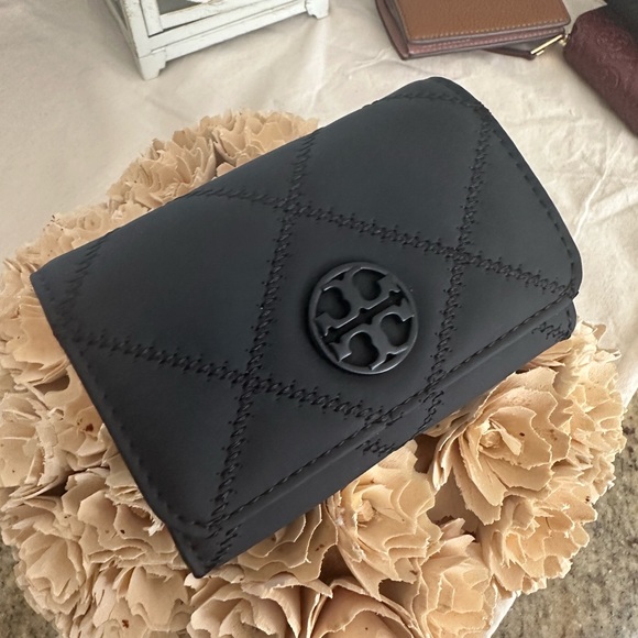 Tory Burch Handbags - New Tory Burch Willa cardholder